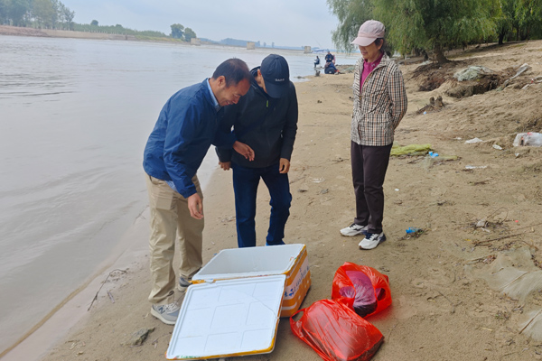 沈阳墓园网践行社会责任：放生护生，助力辽河湿地生物多样性保护